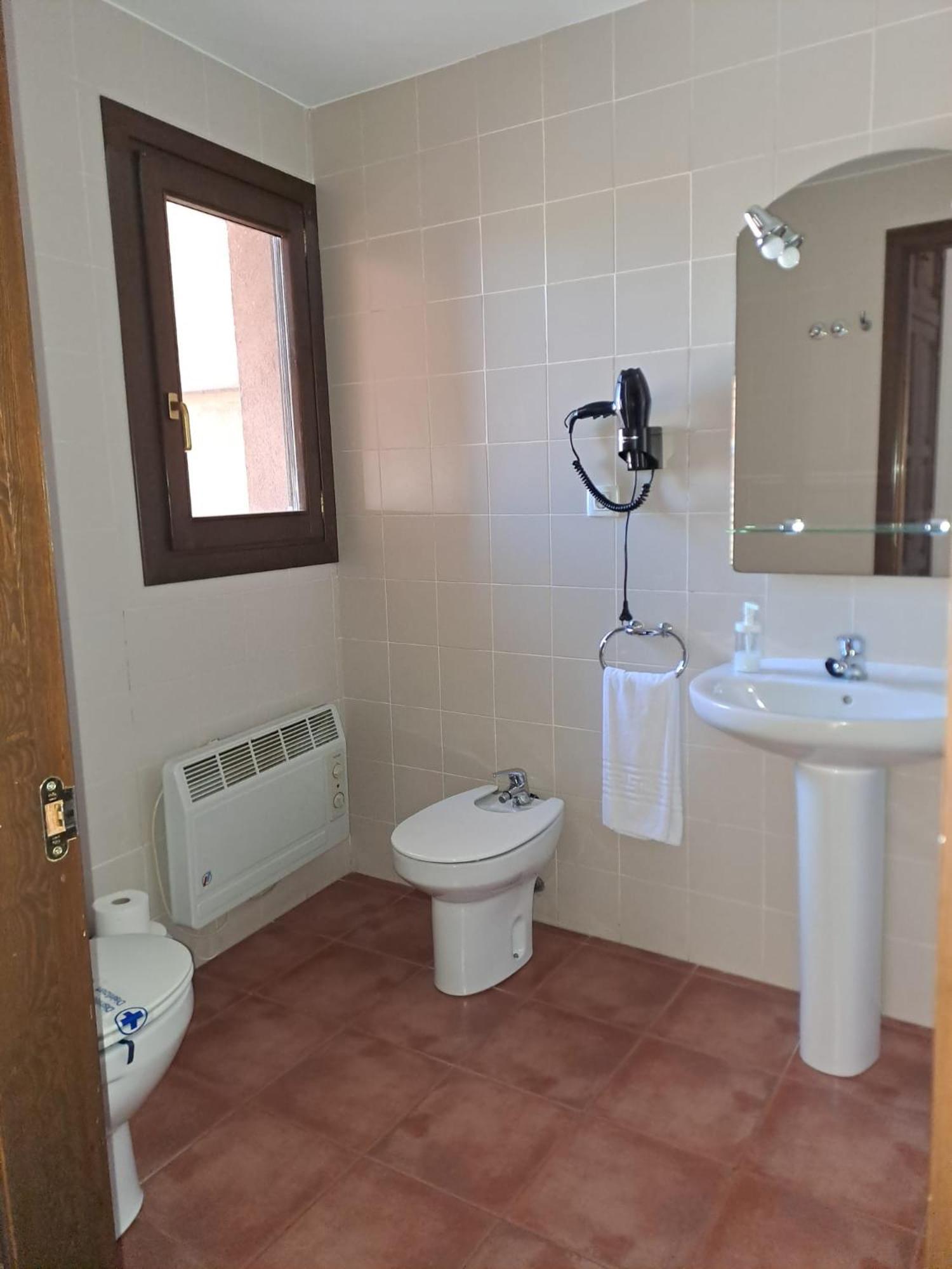 Delicias Hotel Peraltilla Bagian luar foto